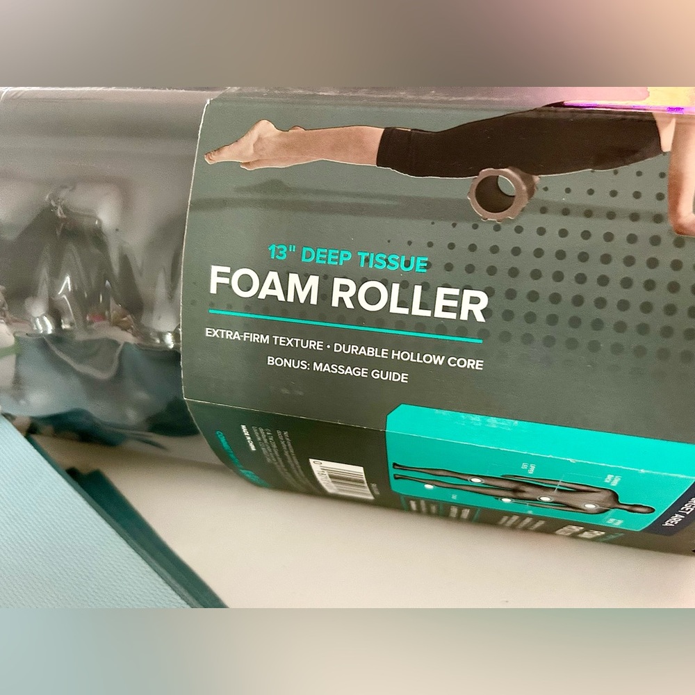 Gaiam Restore Deep Tissue Muscle Massage Foam Roller-Extra firm texture NEW